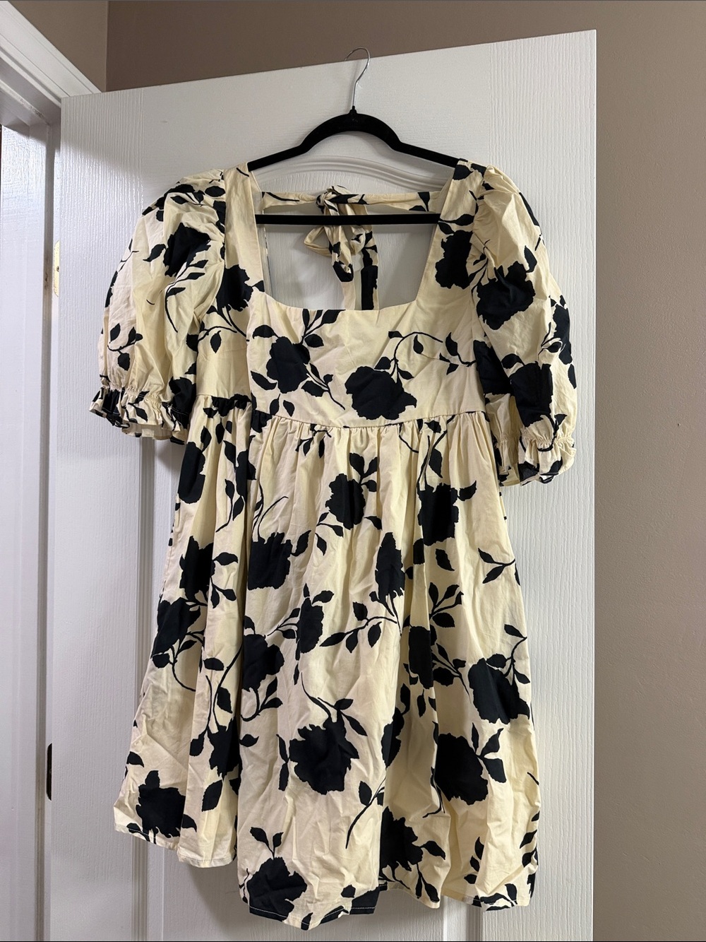 Puff-Sleeve Floral Tunic Top - Cream/Black